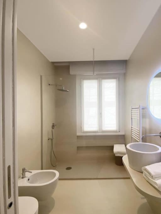 The Window On The Theatre And The Cathedral - Luxury Apartment Como Dış mekan fotoğraf