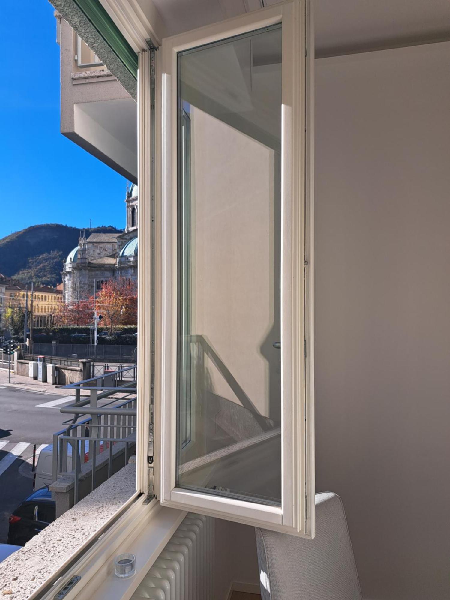 The Window On The Theatre And The Cathedral - Luxury Apartment Como Dış mekan fotoğraf